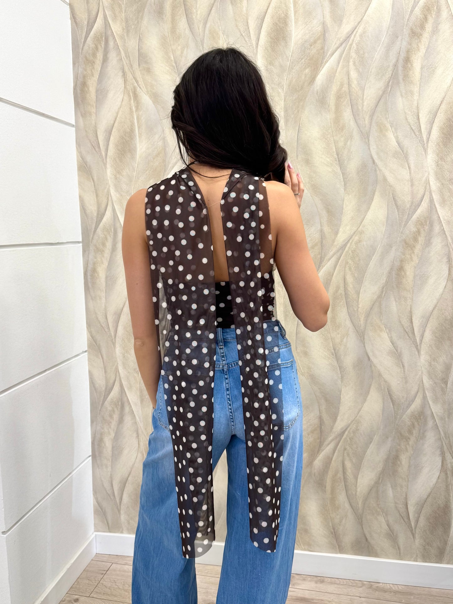 Top tulle pois