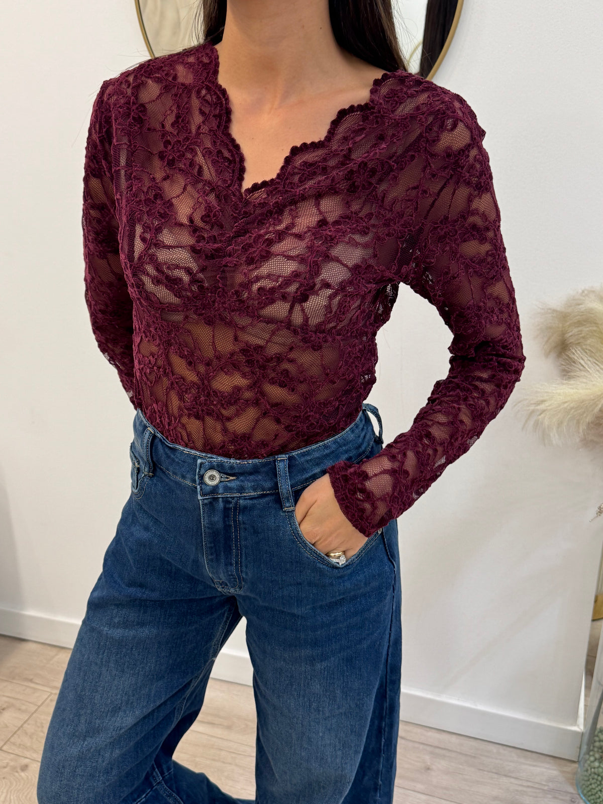 Maglia scollo pizzo ciniglia