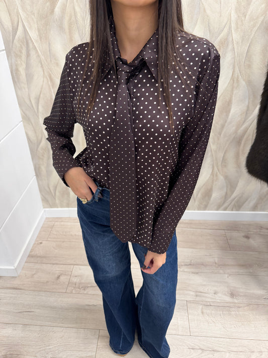 Camicia raso pois con cravatta