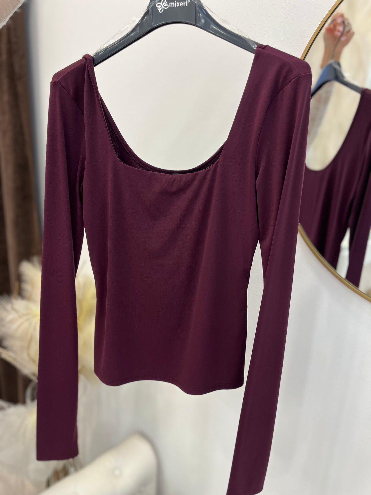 Maglia scollo quadro